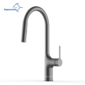 2021 Luxury UPC Brass Gun Metal Grey Fregad Taps Tire del grifo de la cocina con rociador.